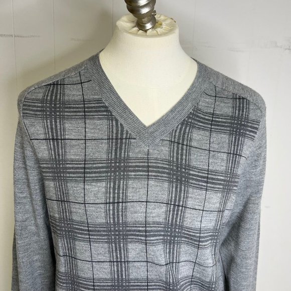 Banana Republic Merino Wool Men’s V-Neck Sweater Size Large Gray and Black - Picture 3 of 8